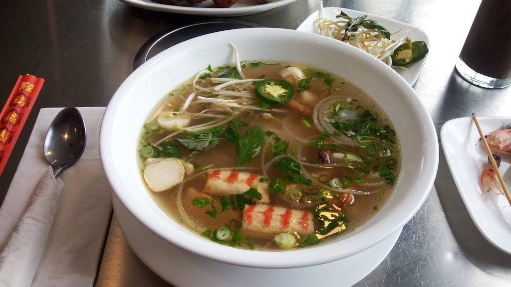 Phovana | restaurant | 1574 Eggert Rd, Buffalo, NY 14226, USA | 7168333632 OR +1 716-833-3632