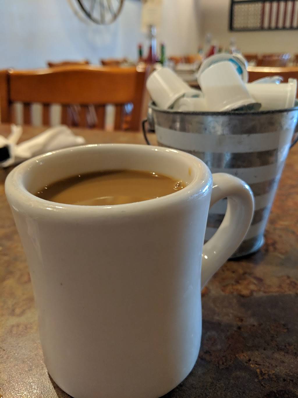 Henhouse Cafe | restaurant | 3244 E Guadalupe Rd, Gilbert, AZ 85234, USA | 4802197379 OR +1 480-219-7379