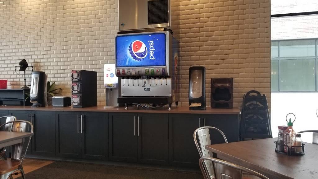 MACS (Macaroni And Cheese Shop) Oak Creek | restaurant | 120 W Town Square Way STE 500, Oak Creek, WI 53154, USA | 4142157733 OR +1 414-215-7733