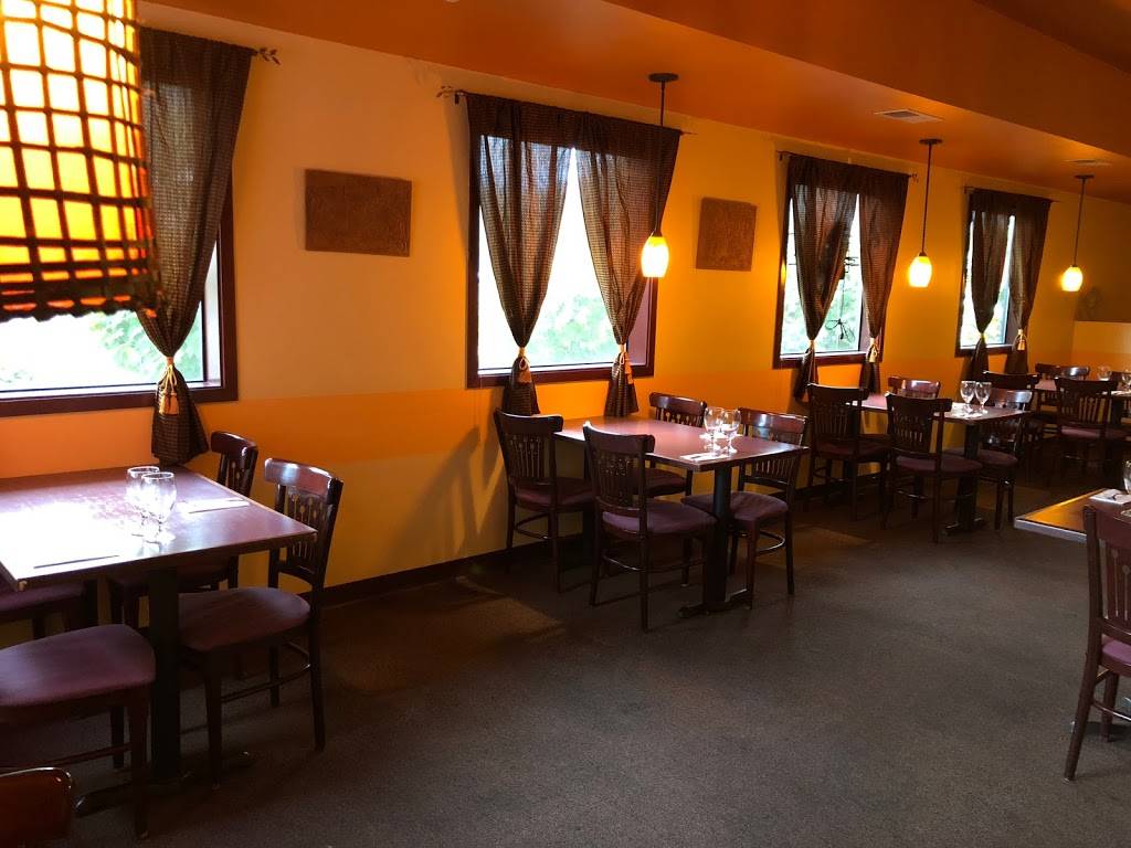 Bahn Thai restaurant | restaurant | 9811 Mickelberry Rd NW, Silverdale, WA 98383, USA | 3606921605 OR +1 360-692-1605