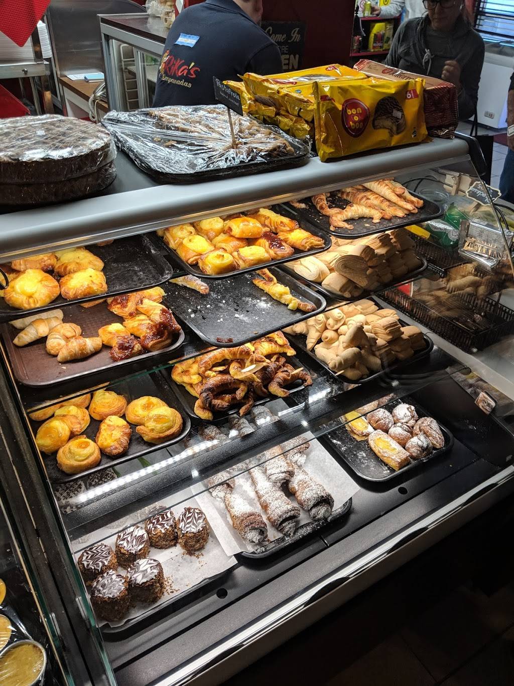 Rikas Empanadas | restaurant | 150 S Grand Ave, Glendora, CA 91741, USA | 6269143472 OR +1 626-914-3472