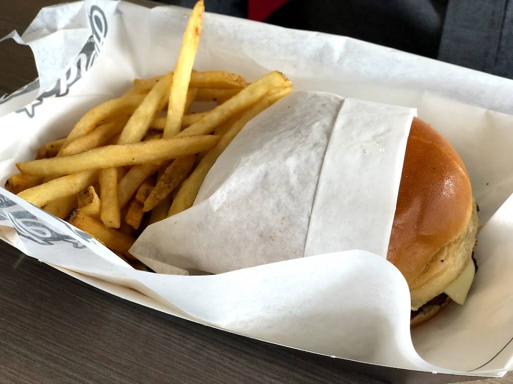 Hardees | restaurant | 881 E Pulaski Hwy, Elkton, MD 21921, USA | 4439419015 OR +1 443-941-9015