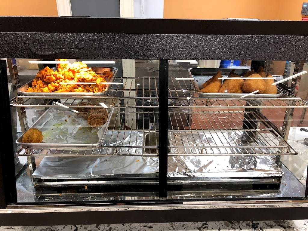 Radhe Chaat Express | restaurant | 812 W El Camino Real, Sunnyvale, CA 94087, USA | 4087465525 OR +1 408-746-5525