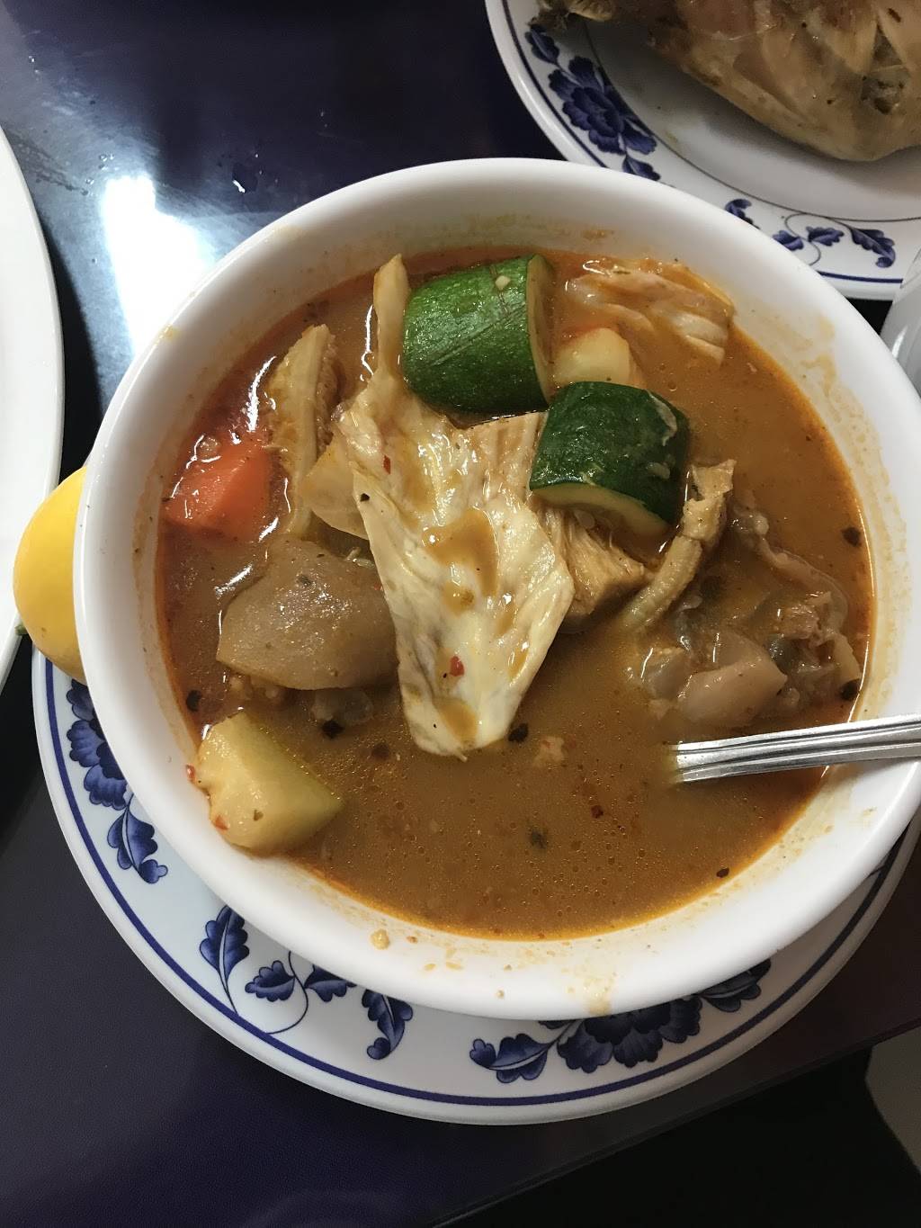 Restaurante y Pupuseria Azucena | restaurant | 2621 Saturn Ave, Huntington Park, CA 90255, USA | 3235810661 OR +1 323-581-0661