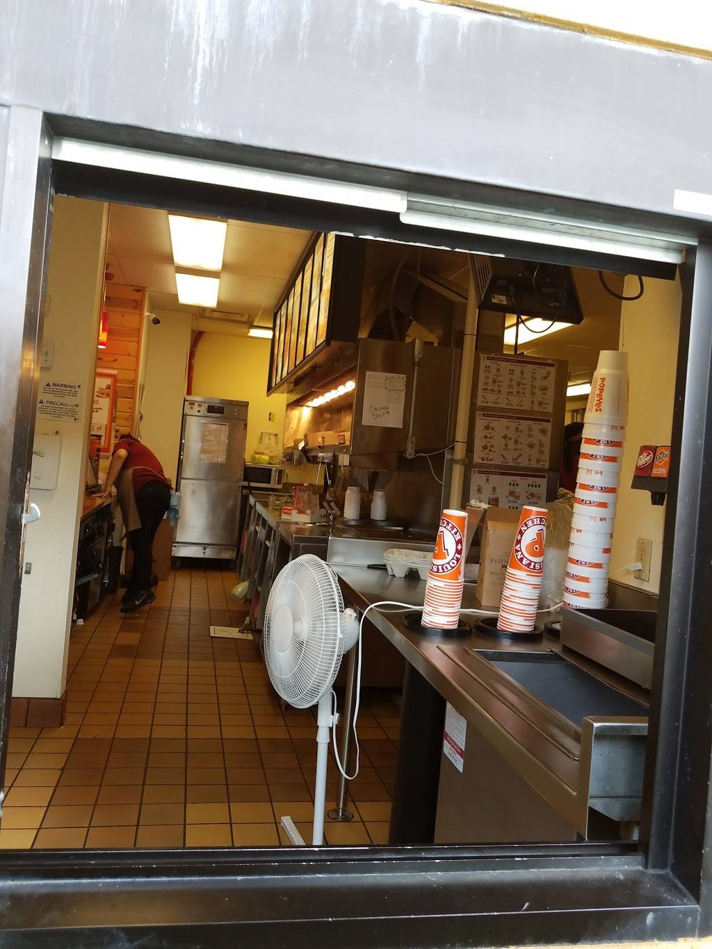 Popeyes Louisiana Kitchen | restaurant | 3420 William Penn Hwy, Pittsburgh, PA 15235, USA | 4128233454 OR +1 412-823-3454