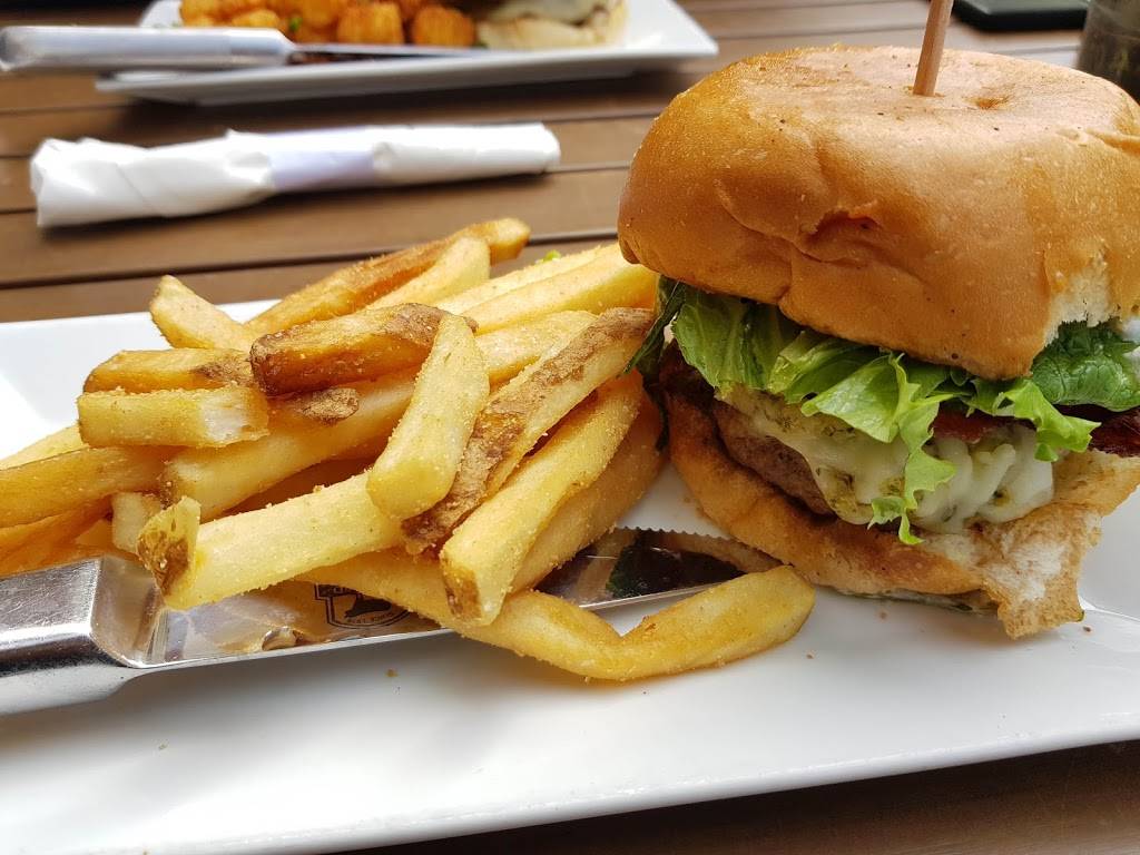 Burger Republic | restaurant | 420 11th Ave S, Nashville, TN 37203, USA | 6159151943 OR +1 615-915-1943