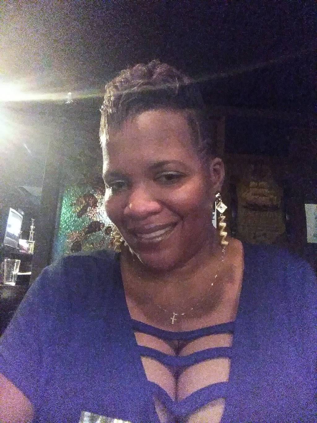 Papa Charles Restaurant | restaurant | 1206 N Central Ave, Chicago, IL 60651, USA | 7733788511 OR +1 773-378-8511