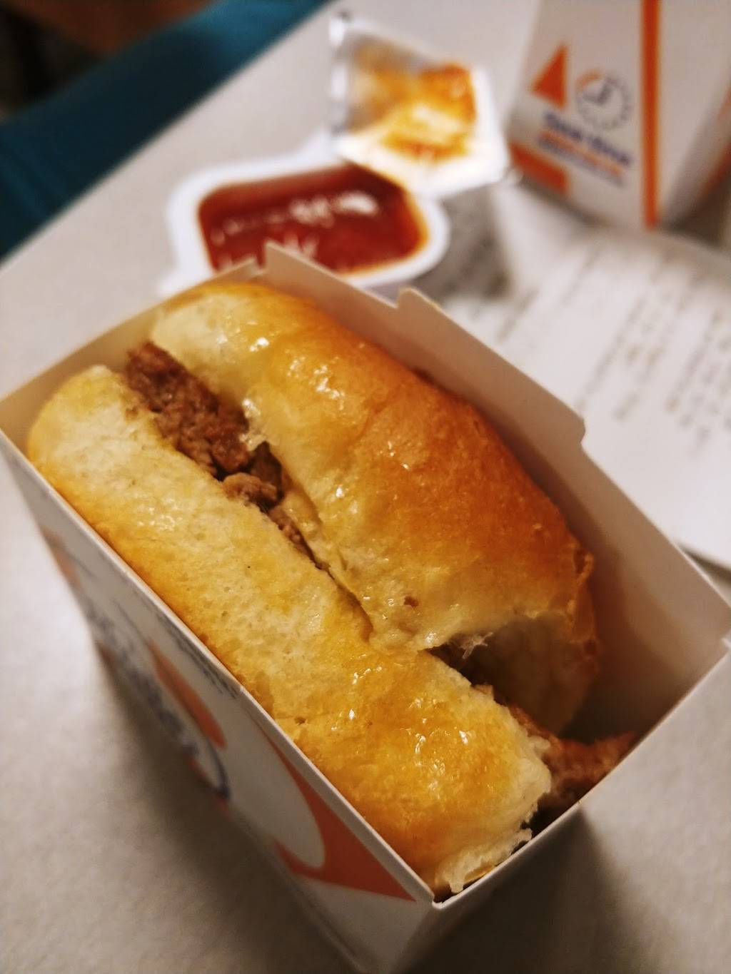 White Castle | restaurant | 3901 W Madison St, Chicago, IL 60624, USA | 7737227568 OR +1 773-722-7568