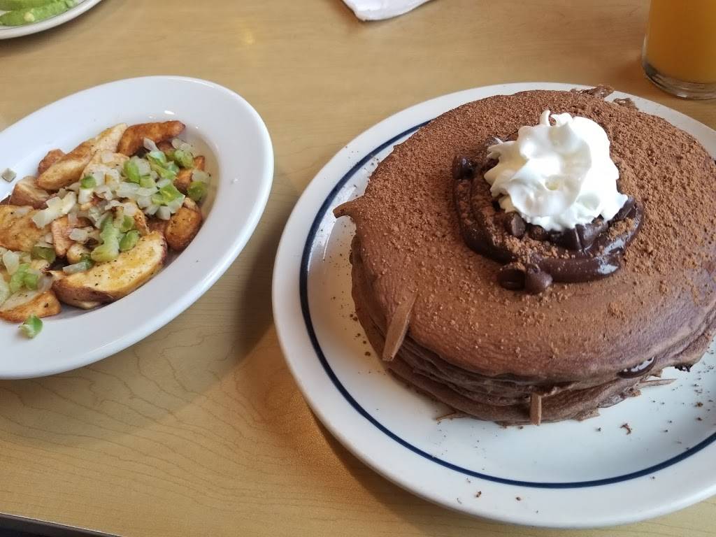 IHOP | bakery | 339 Portion Rd, Ronkonkoma, NY 11779, USA | 6315805600 OR +1 631-580-5600