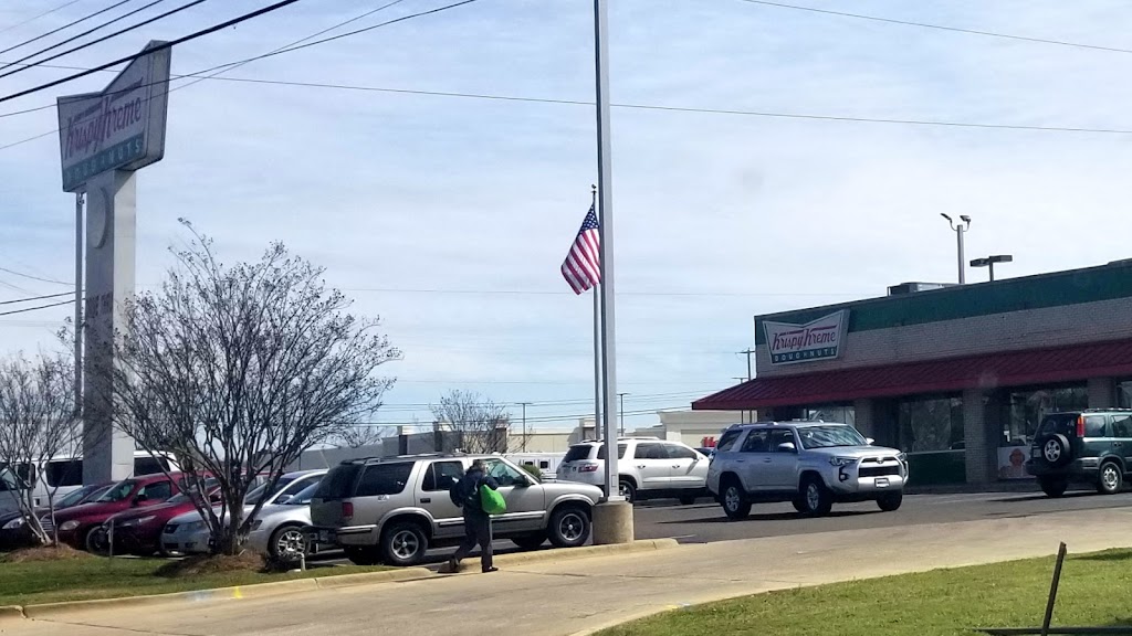 Krispy Kreme | bakery | 3095 Ross Clark Cir Ste 84W, Dothan, AL 36301, USA | 3346770741 OR +1 334-677-0741