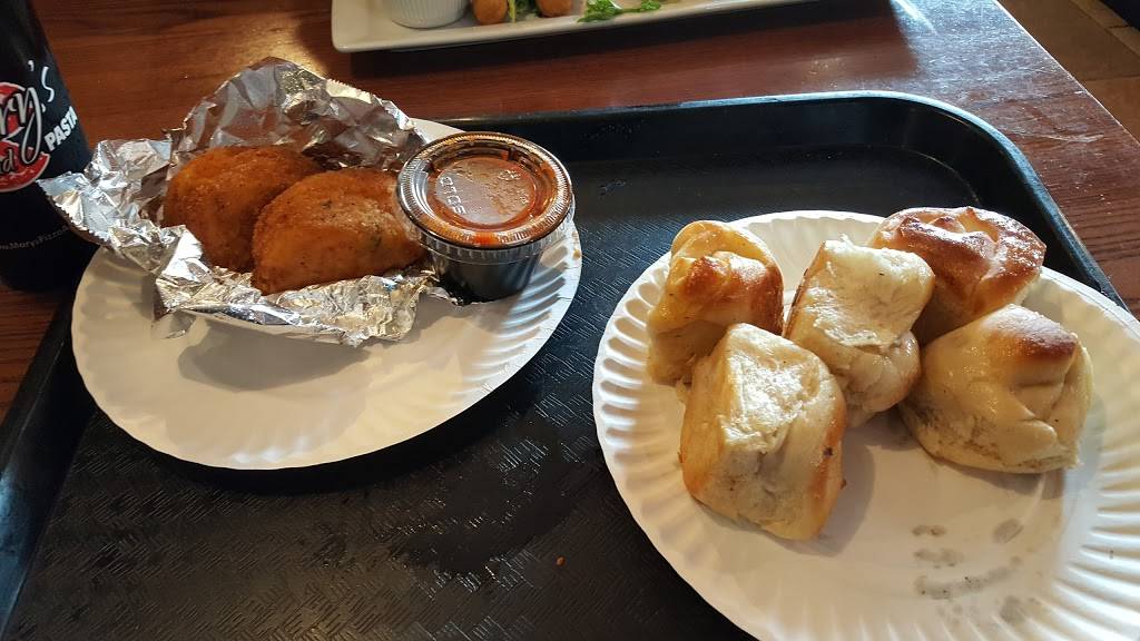 Marys Pizza and Pasta | restaurant | 876 Connetquot Ave, Islip Terrace, NY 11752, USA | 6312771590 OR +1 631-277-1590