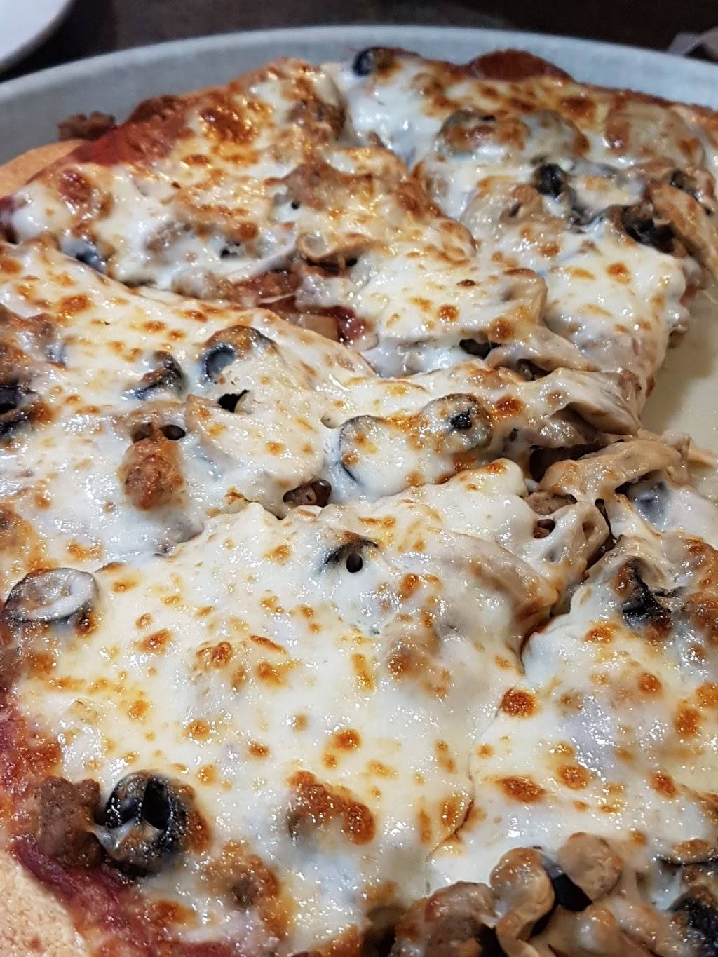 Godfathers Pizza | meal delivery | 3811 University Ave, Waterloo, IA 50701, USA | 3192357104 OR +1 319-235-7104