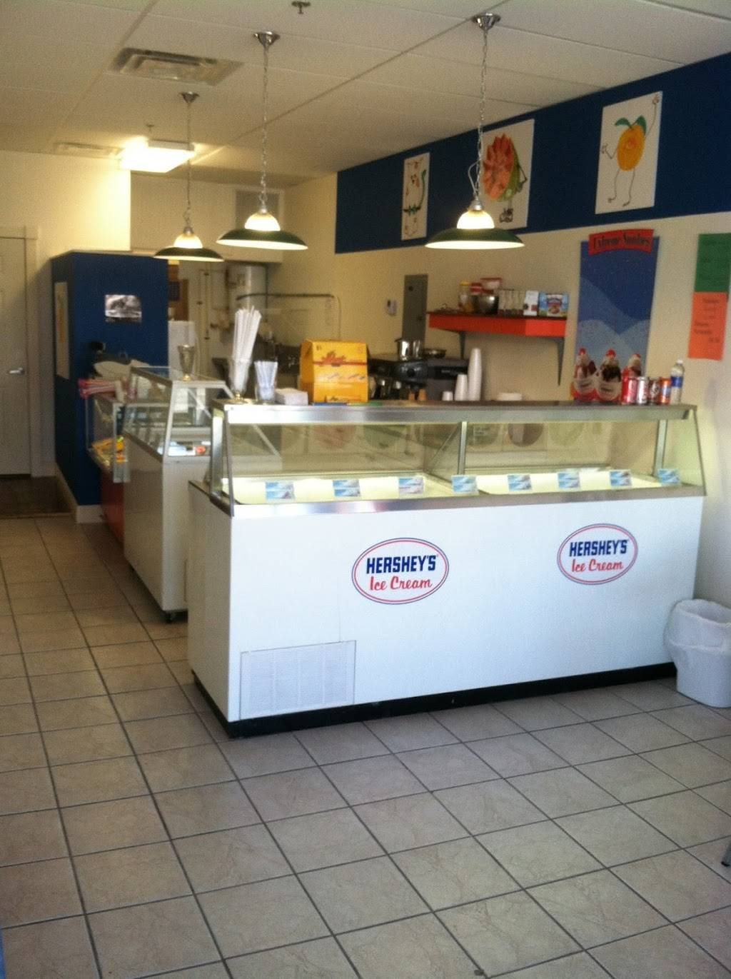 Central Avenue Treats | meal takeaway | 84 N Central Ave, Umatilla, FL 32784, USA | 3527712626 OR +1 352-771-2626