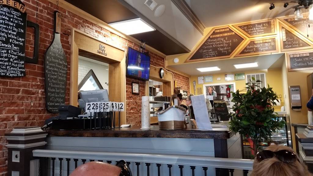 The Brown Bag Bistro | restaurant | 318 E Broadway, Alton, IL 62002, USA | 6184339933 OR +1 618-433-9933