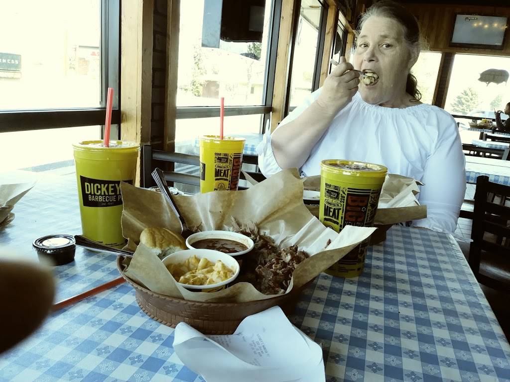 Dickeys Barbecue Pit | restaurant | 2331 23rd Ave, Greeley, CO 80634, USA | 9703307005 OR +1 970-330-7005