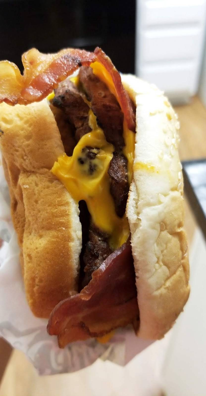 Carls Jr. | restaurant | 3325 S Harbor Blvd, Santa Ana, CA 92704, USA | 7149791572 OR +1 714-979-1572