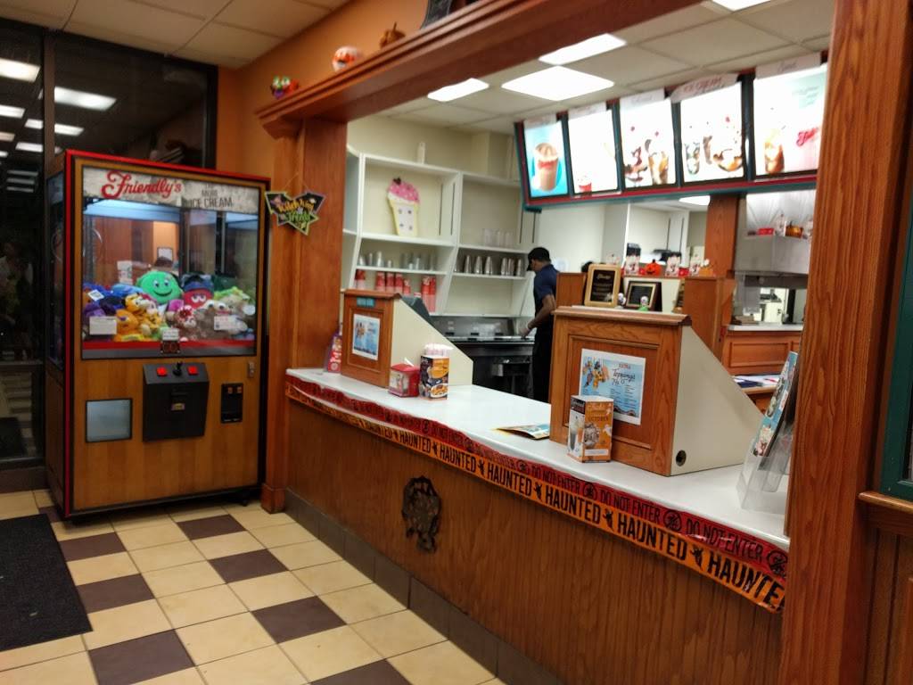 Friendlys | restaurant | 2220 Rte 112, Coram, NY 11727, USA | 6316963717 OR +1 631-696-3717