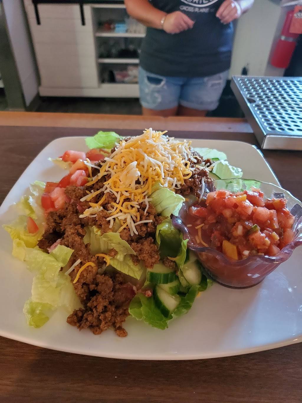 Montags Pub and Grill | restaurant | 1821 Main St, Cross Plains, WI 53528, USA | 6084130333 OR +1 608-413-0333