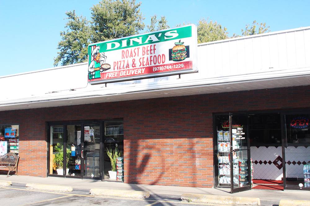 Dinas Roast Beef & Seafood | restaurant | 135 Canal St, Salem, MA 01970, USA | 9787441229 OR +1 978-744-1229