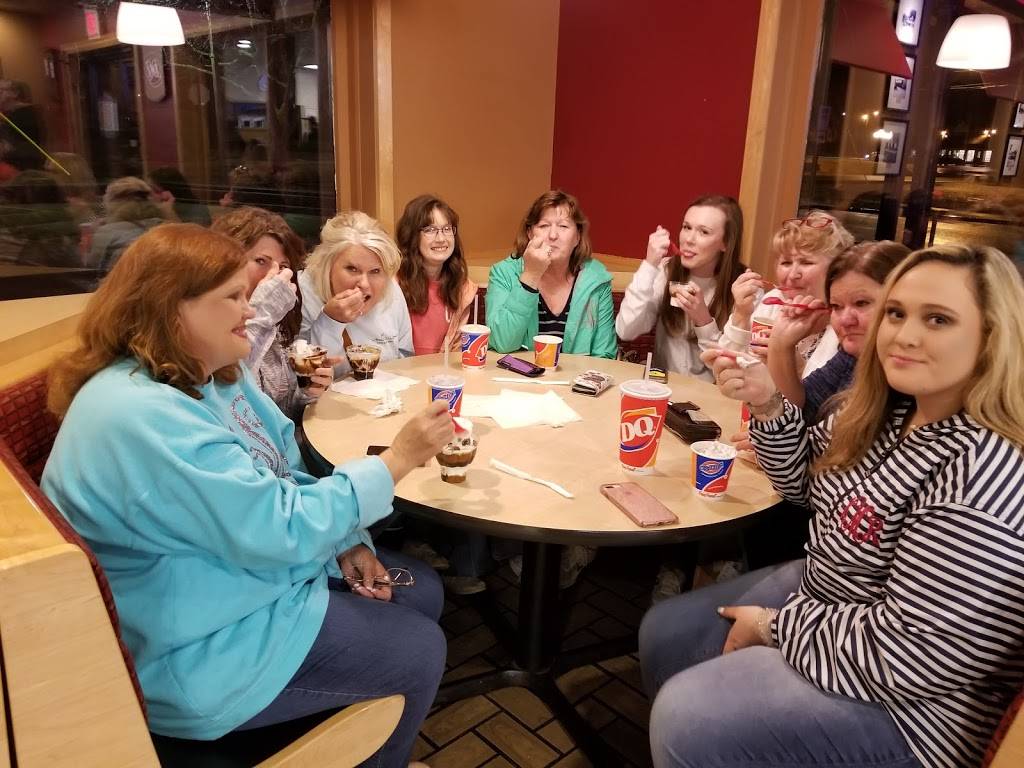 Dairy Queen Grill & Chill | restaurant | 219 N 3rd St, Greenville, IL 62246, USA | 6186644007 OR +1 618-664-4007