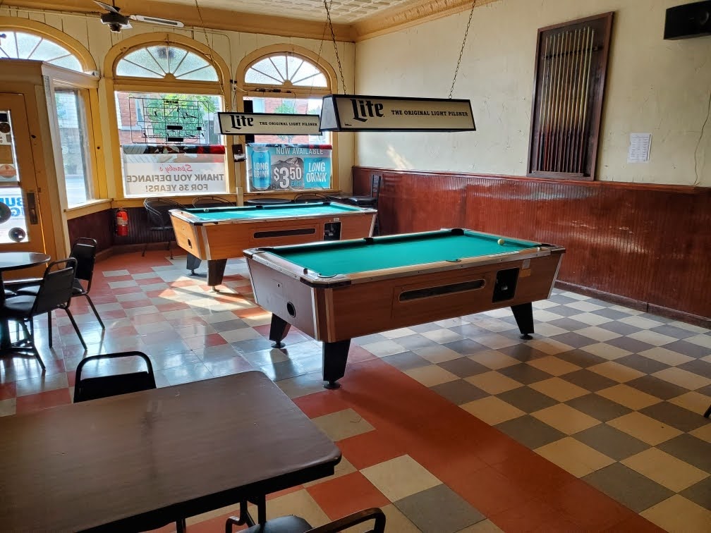 Rivers Edge Bar & Grille | restaurant | 120 Clinton St, Defiance, OH 43512, USA | 4197825121 OR +1 419-782-5121