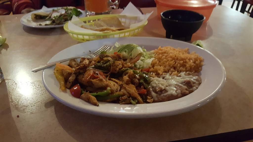 Los Primoz | restaurant | Northgate Shopping Center, 2502, 2425, Northgate Blvd, Sacramento, CA 95833, USA | 9169293400 OR +1 916-929-3400