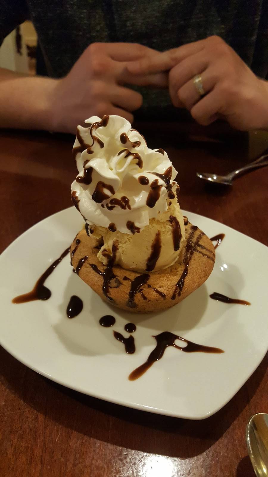 Carmines | restaurant | 376 River Rd, Shelton, CT 06484, USA | 2039221233 OR +1 203-922-1233