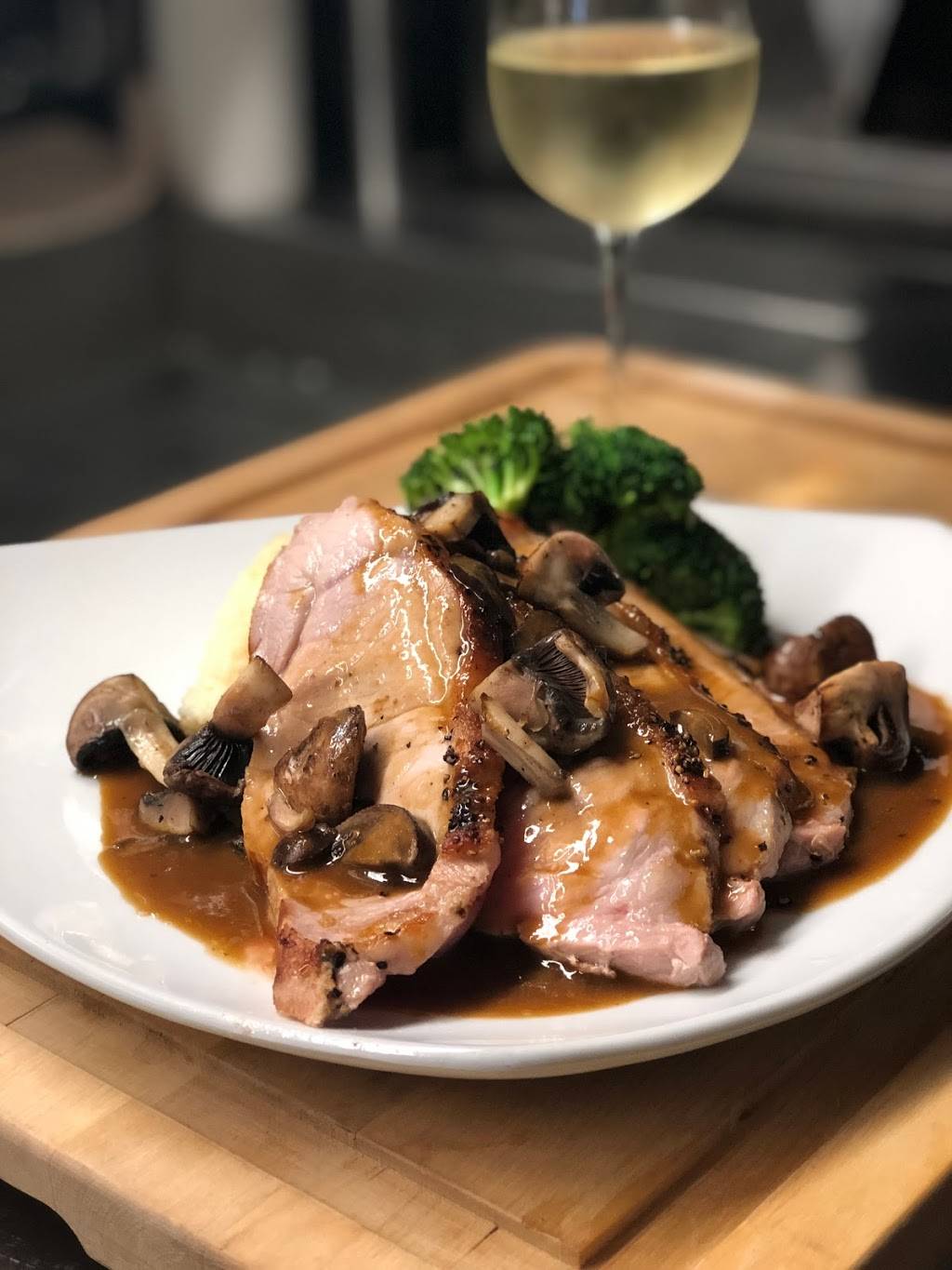 The Wishing Well | restaurant | 745 Saratoga Rd, Gansevoort, NY 12831, USA | 5185847640 OR +1 518-584-7640