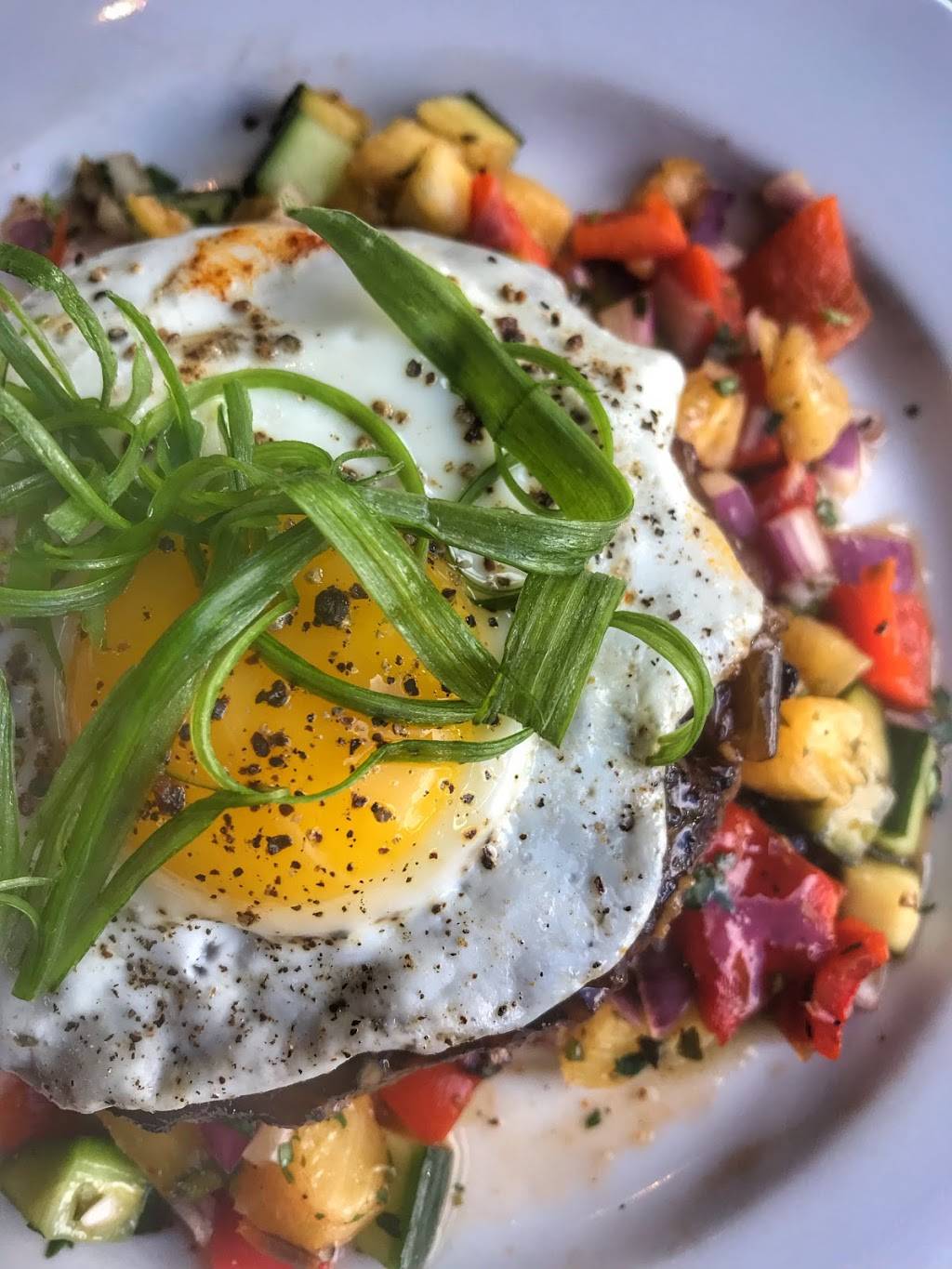 Simmzys Burbank | restaurant | 3000 W Olive Ave, Burbank, CA 91505, USA | 8189622500 OR +1 818-962-2500