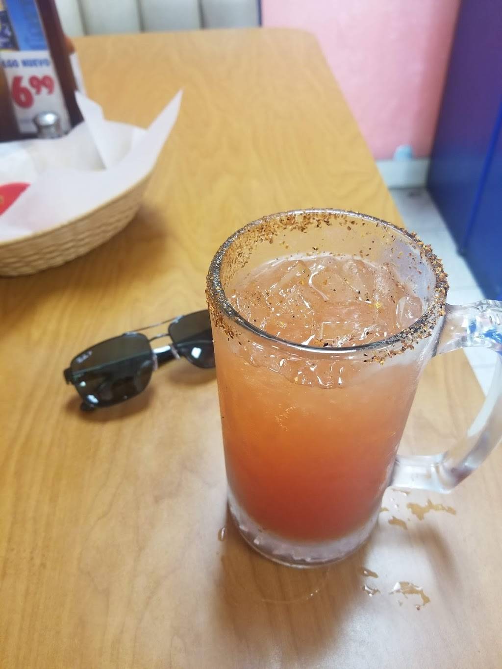 La Fiesta Mexican Grill | restaurant | 14711 Princeton Ave #9, Moorpark, CA 93021, USA | 8055294911 OR +1 805-529-4911