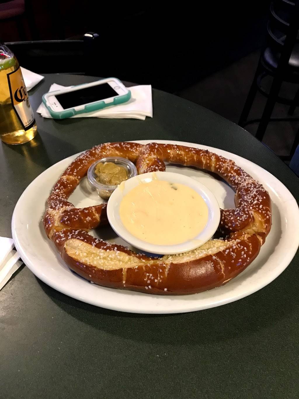 Bench Warmers Sports Grill | restaurant | 2775 Clairmont Rd, Atlanta, GA 30329, USA | 4043210303 OR +1 404-321-0303