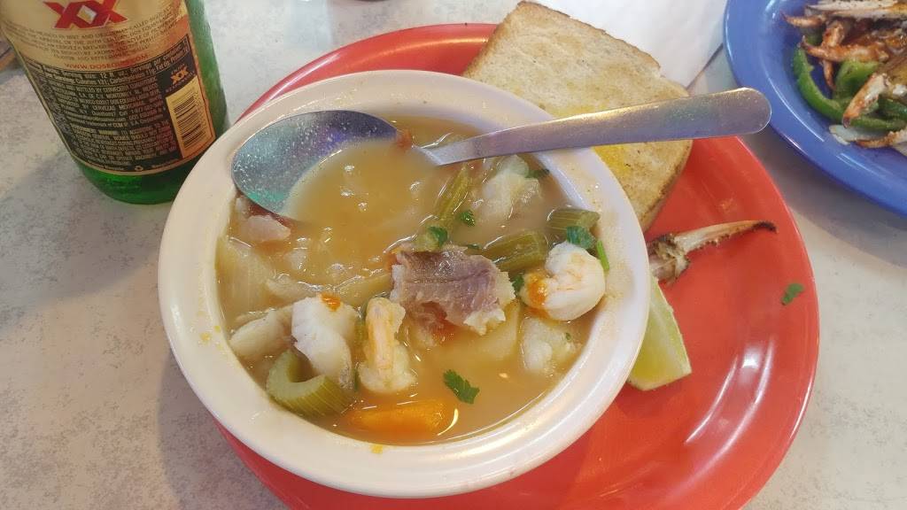 Connies Seafood | restaurant | 7502 Long Point Rd, Houston, TX 77055, USA | 7136883318 OR +1 713-688-3318