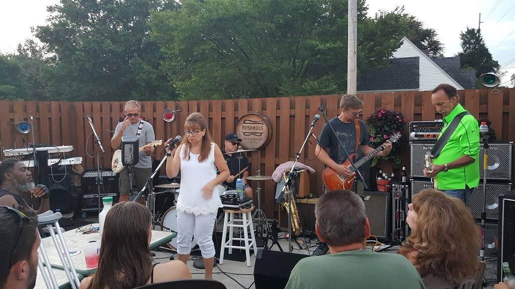 T J Dillons Pub | restaurant | 1911 Erie Ave NW, Massillon, OH 44646, USA | 3308320107 OR +1 330-832-0107