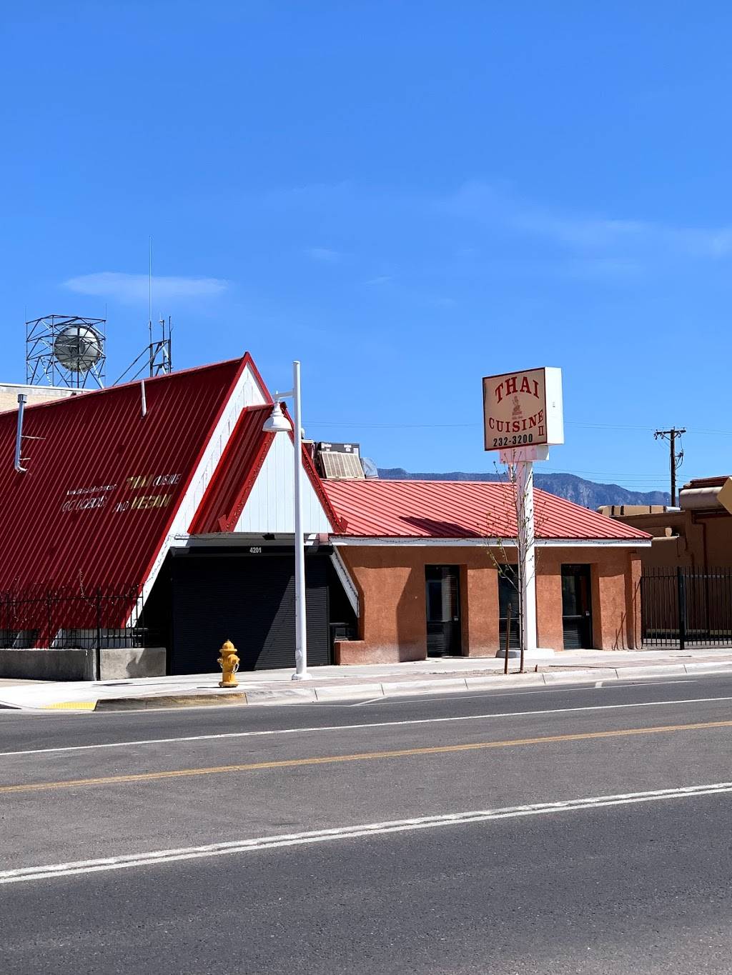 Thai Cuisine II | restaurant | 4201 Central Ave NE, Albuquerque, NM 87108, USA | 5052323200 OR +1 505-232-3200