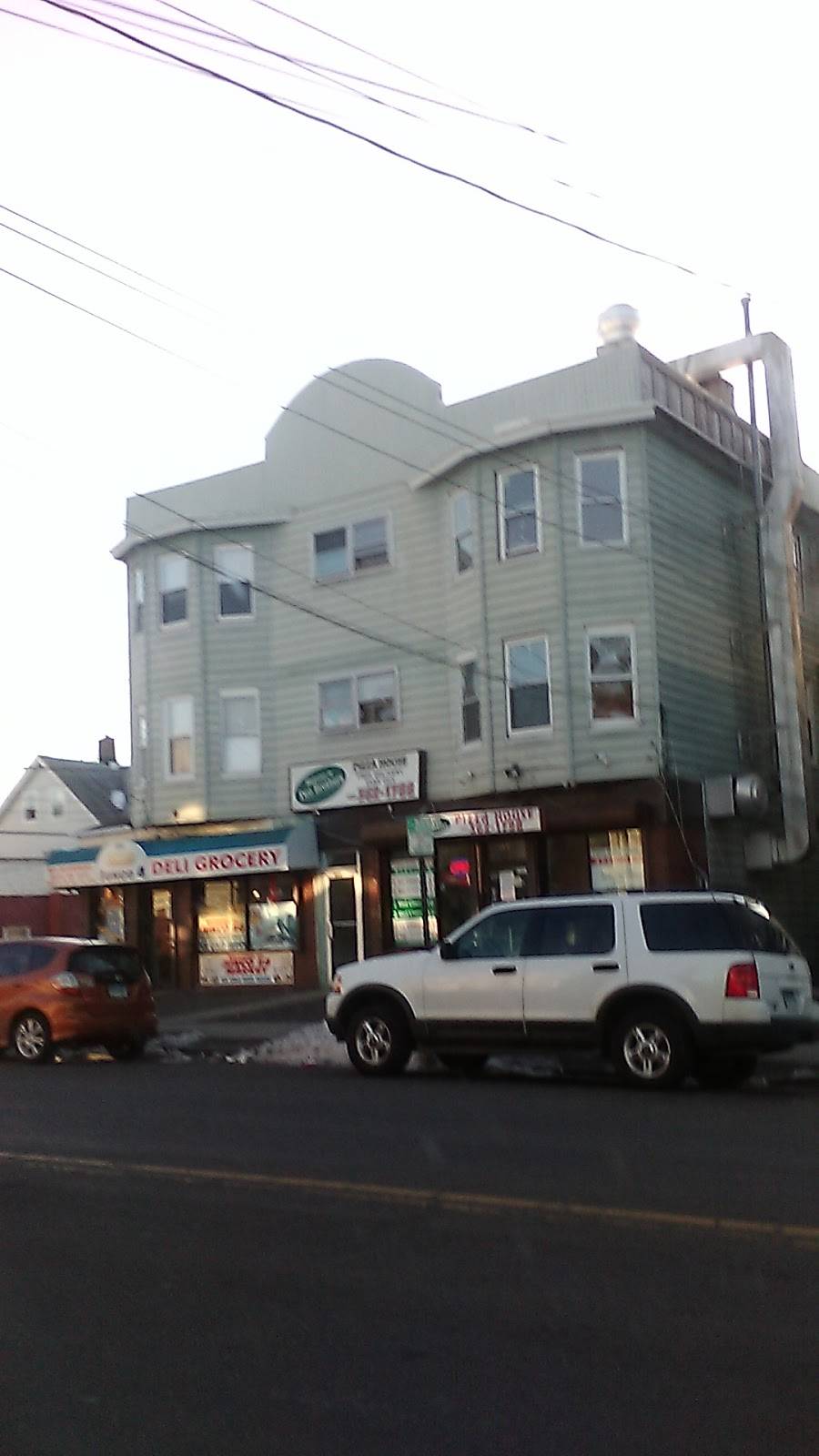 Two Brothers Pizza House | restaurant | 895 Noble Ave, Bridgeport, CT 06608, USA | 2033621788 OR +1 203-362-1788