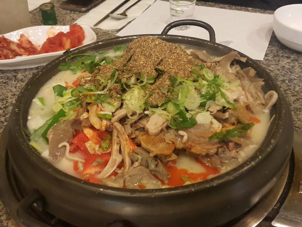 Moo Bong Ri | restaurant | 2949 W Olympic Blvd, Los Angeles, CA 90006, USA | 2133871600 OR +1 213-387-1600