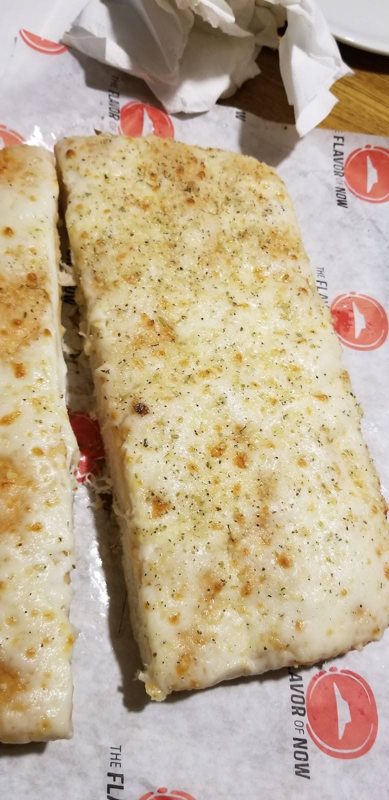 Pizza Hut | restaurant | 2787 Prairie Ave, Beloit, WI 53511, USA | 6083654221 OR +1 608-365-4221