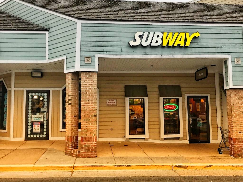 Subway Restaurants | restaurant | 11160 South Lakes Dr Ste D, Reston, VA 20191, USA | 7034766622 OR +1 703-476-6622