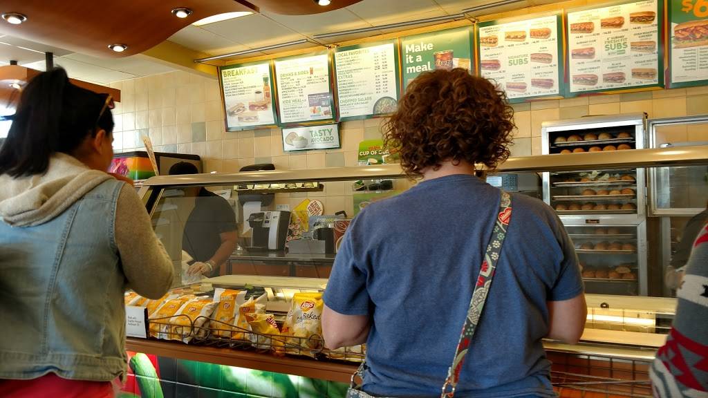 Subway | restaurant | 1801 Old Spanish Trail, Houston, TX 77054, USA | 7137969400 OR +1 713-796-9400