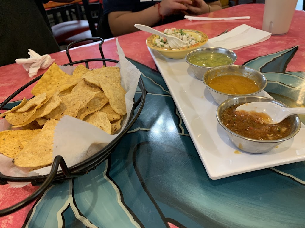 La Mexicanita Restaurant | restaurant | 1310 N Lewis Ave, Waukegan, IL 60085, USA | 2246565811 OR +1 224-656-5811
