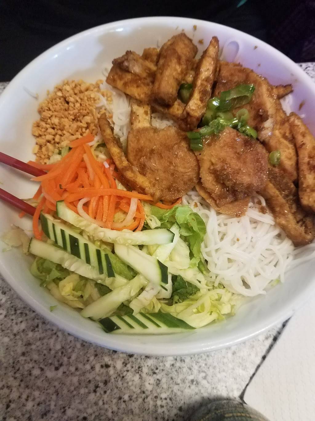 King Pho | restaurant | 5414 W Devon Ave, Chicago, IL 60646, USA | 2242364566 OR +1 224-236-4566