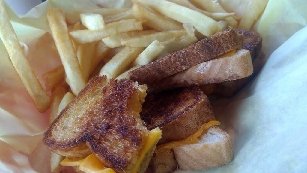 Flors Diner | restaurant | 821 W Valley Blvd, Colton, CA 92324, USA | 9092224813 OR +1 909-222-4813