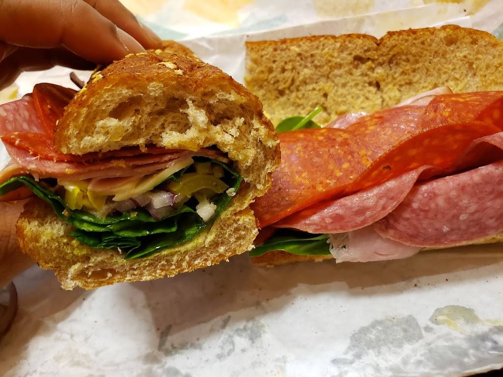 Subway Restaurants | restaurant | 2300 N Milwaukee Ave, Chicago, IL 60647, USA | 7732769448 OR +1 773-276-9448