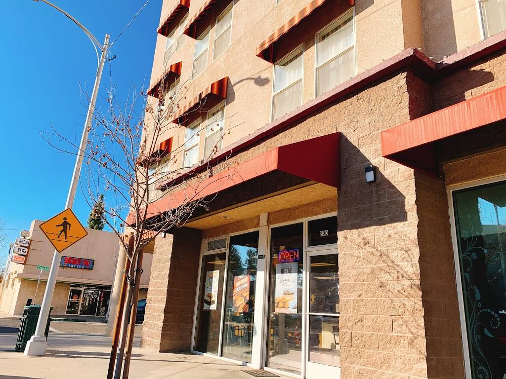 Deli Delicious | restaurant | 200 E Acequia Ave, Visalia, CA 93291, USA | 5597472883 OR +1 559-747-2883