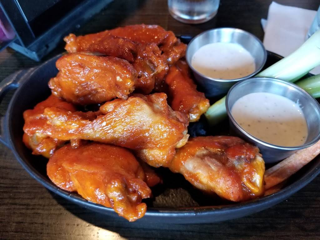 Bar Louie - Royal Oak | night club | 510 S Main St, Royal Oak, MI 48067, USA | 2489512195 OR +1 248-951-2195