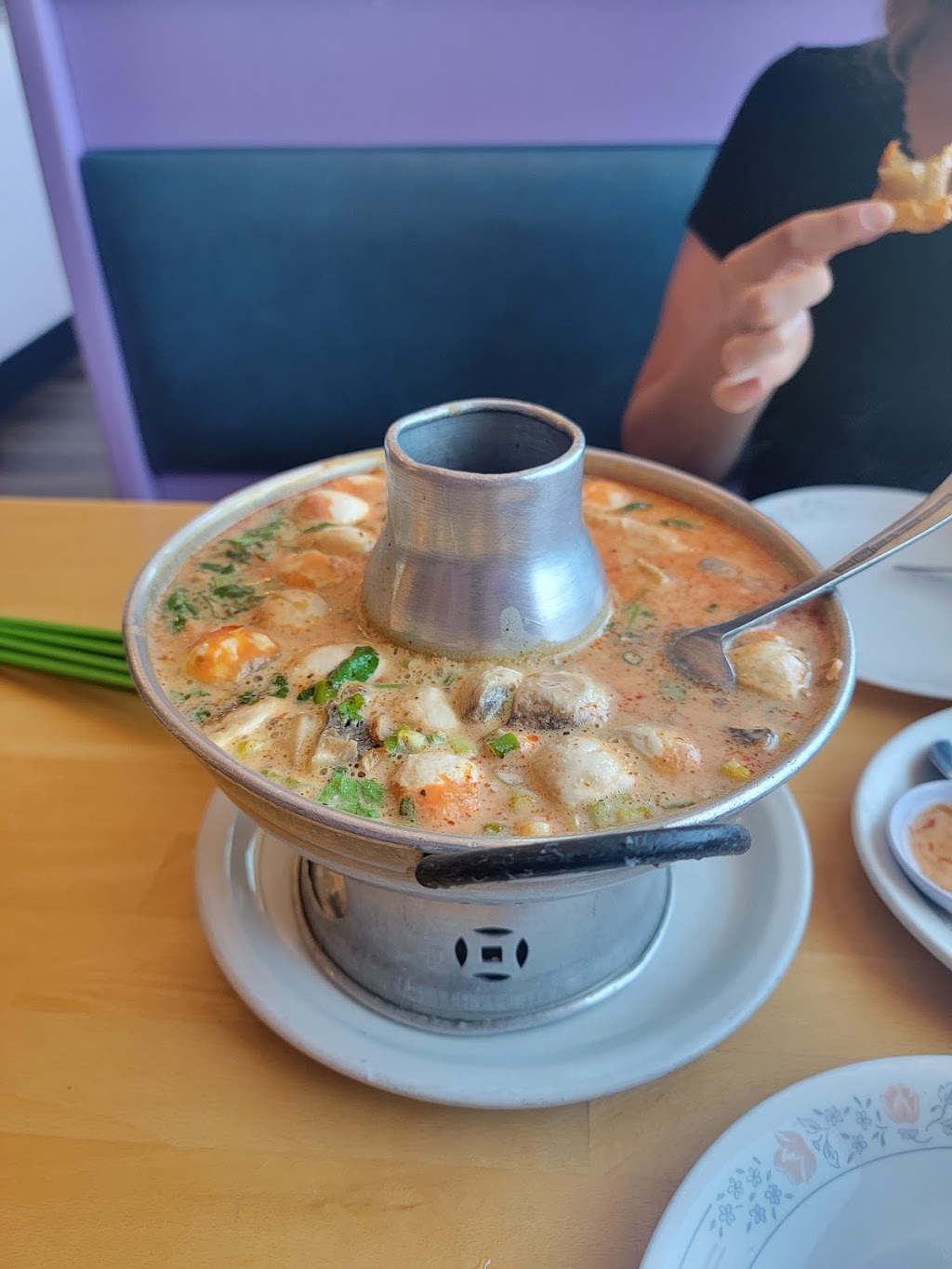 Alis Thai Kitchen | restaurant | 2392 N Pacific Hwy, Medford, OR 97501, USA | 5417703104 OR +1 541-770-3104