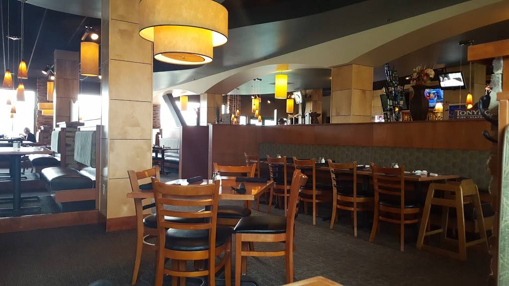 Tony Romas | restaurant | 350 Bell St, Dubuque, IA 52001, USA | 5636903249 OR +1 563-690-3249