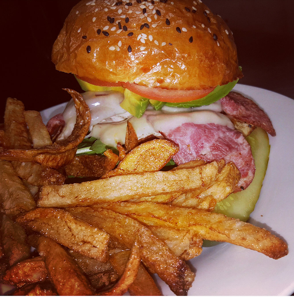 Urban Kitchen & Deli | restaurant | 9751 Chester Ave, Cleveland, OH 44106, USA | 2164718956 OR +1 216-471-8956