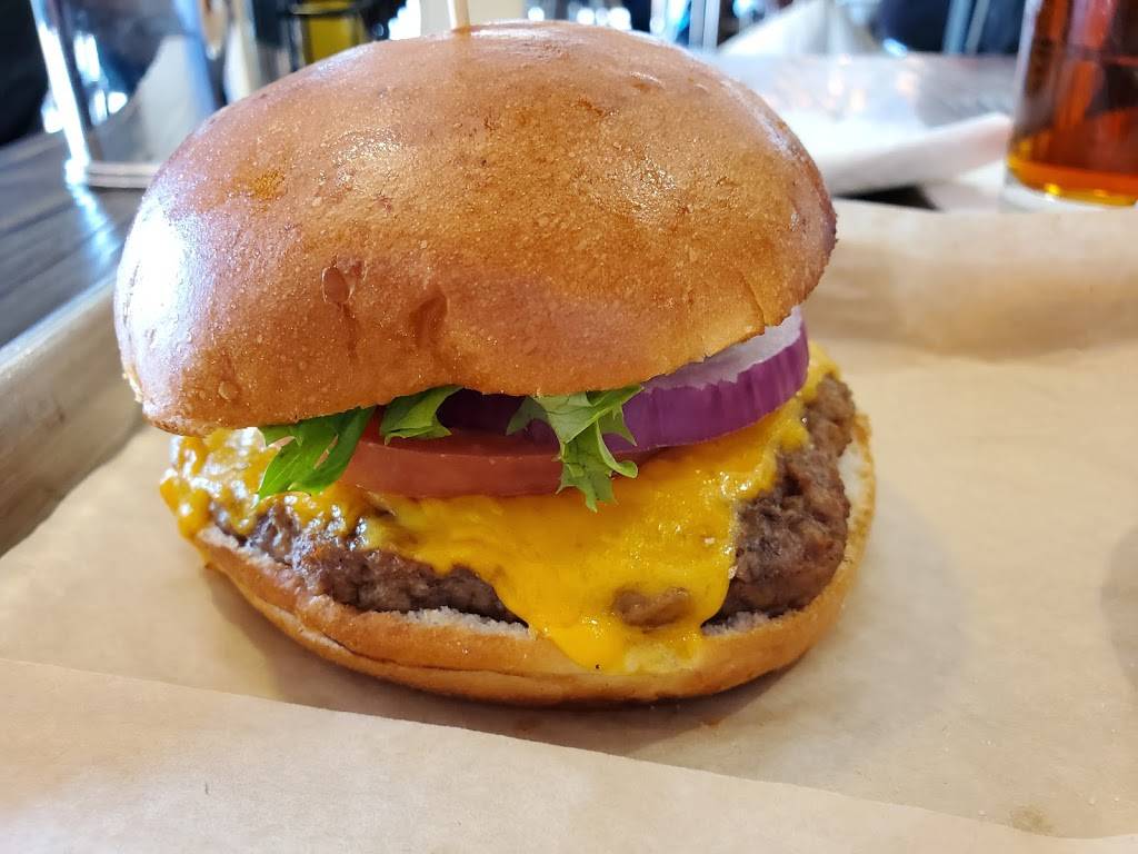 Sam Adams Atlanta Brew House | restaurant | Concourse B, Hartsfield-Jackson Atlanta, Intl Airport, N Terminal Pkwy Suite T120, Atlanta, GA 30320, USA | 4047670632 OR +1 404-767-0632