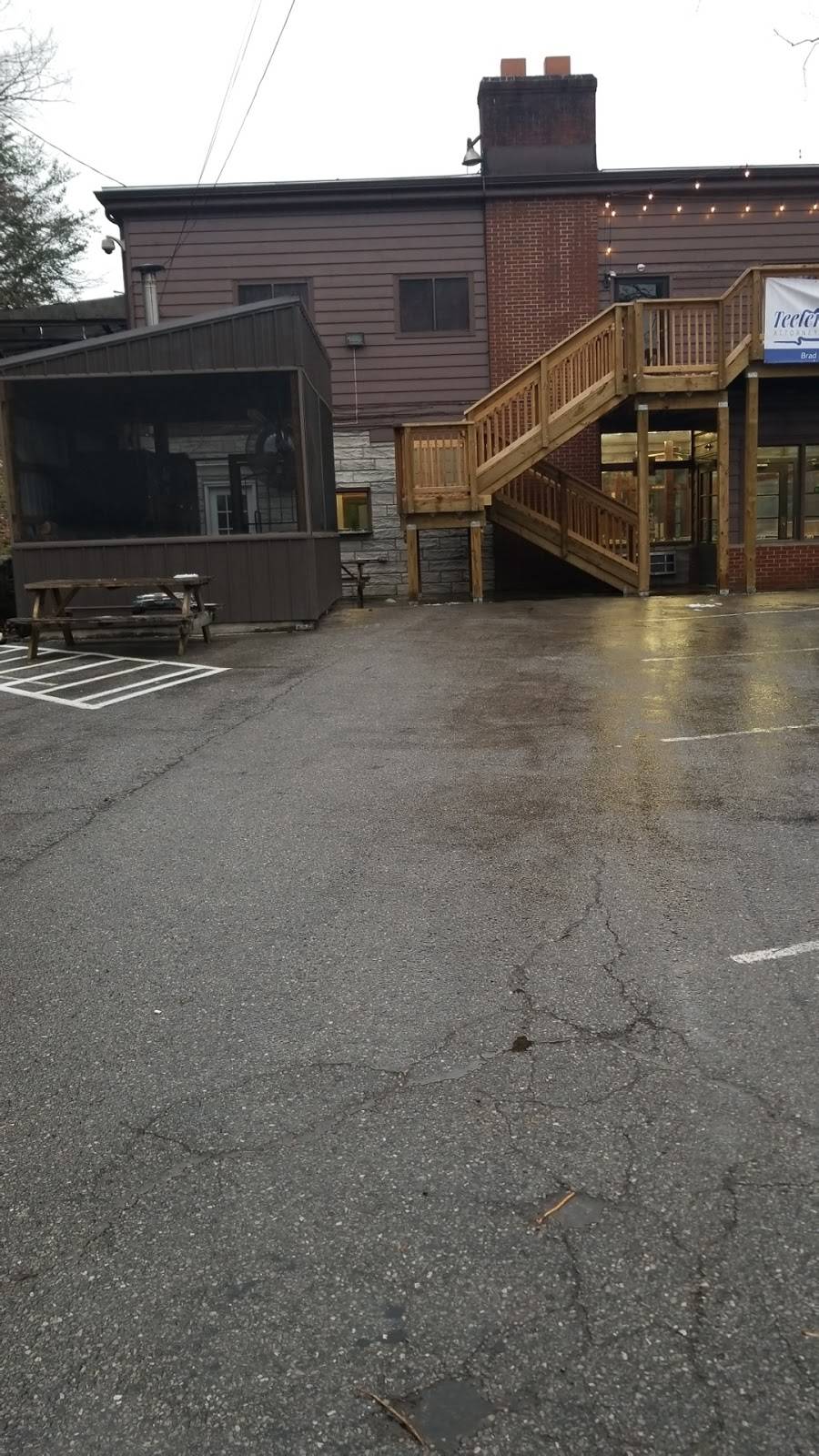 Smokin Butts BBQ | restaurant | 3000 KY-1107, Paintsville, KY 41240, USA | 6062644522 OR +1 606-264-4522